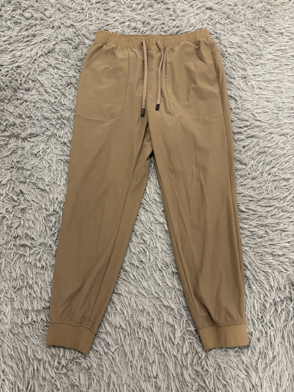 VRST Limitless Joggers Men’s Medium Beige Pants Athletic Stretch Performance